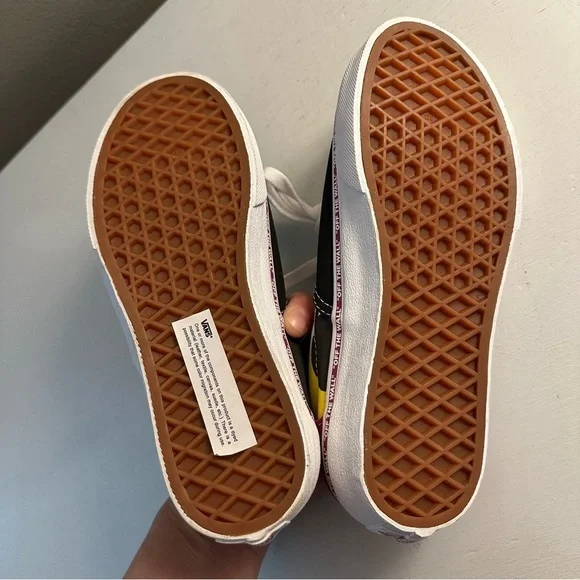 Vans Juxtapose Brand New 90’s style Canvas Shoe Youth 3 Brand New - Picture 8 of 9